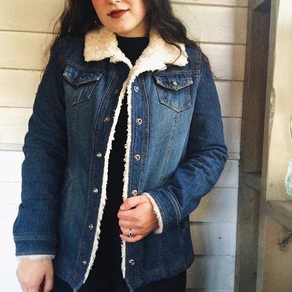 DENIM JACKET W/ SHERPA COLLAR & LINING - Picture 2 of 8